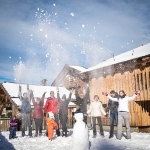 Séance lifestyle - Photo de famille - Boules de neige
