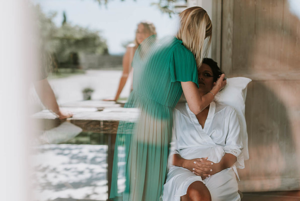 Reportage Mariage Annecy - Préparatifs de la mariée - Drome - Domaine de Sarson -Photographe Haute Savoie - EMKA Photographe
