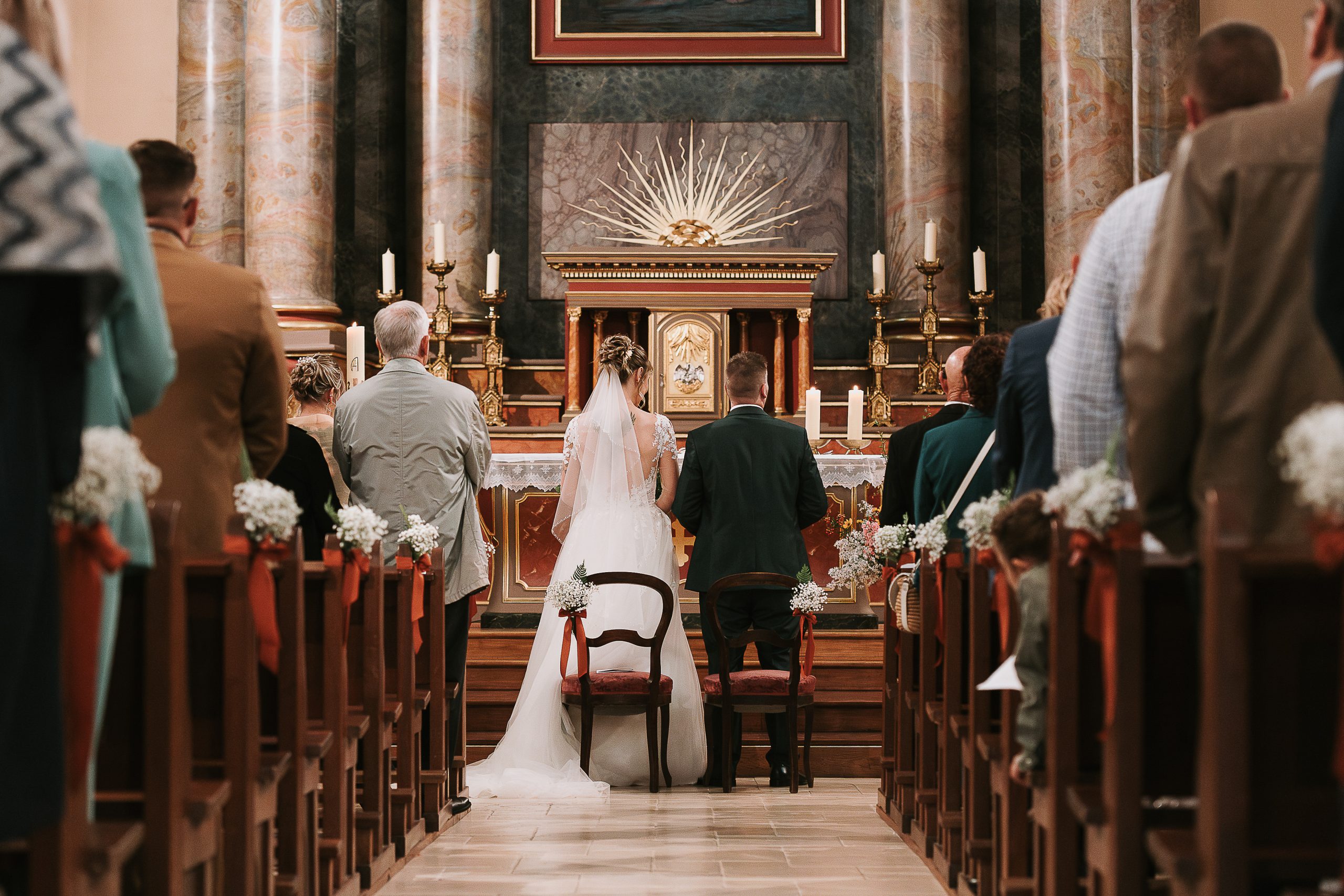 Cérémonie de mariage à l'église.