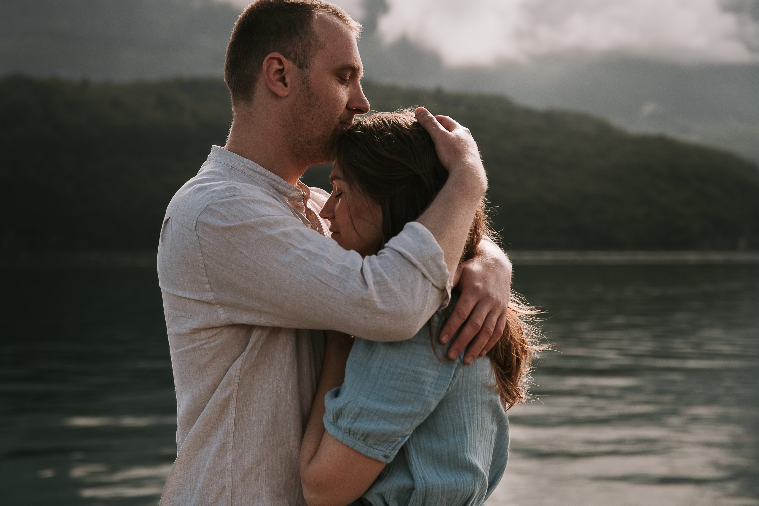 Séance photo de couple à Annecy et en Haute-Savoie.