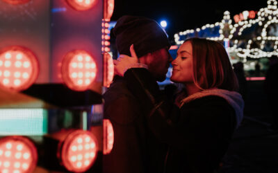 Séance photo de couple à la fête foraine d’Annecy